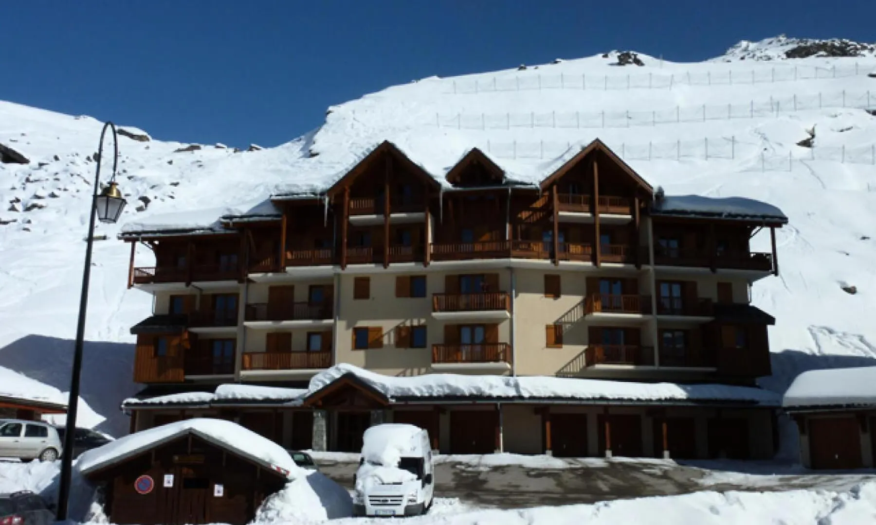 Residence Neves - Charmant Studio 4 Personnes Dans Le Quartier Anime De La Station Mae-7704 Val Thorens 0*,  France